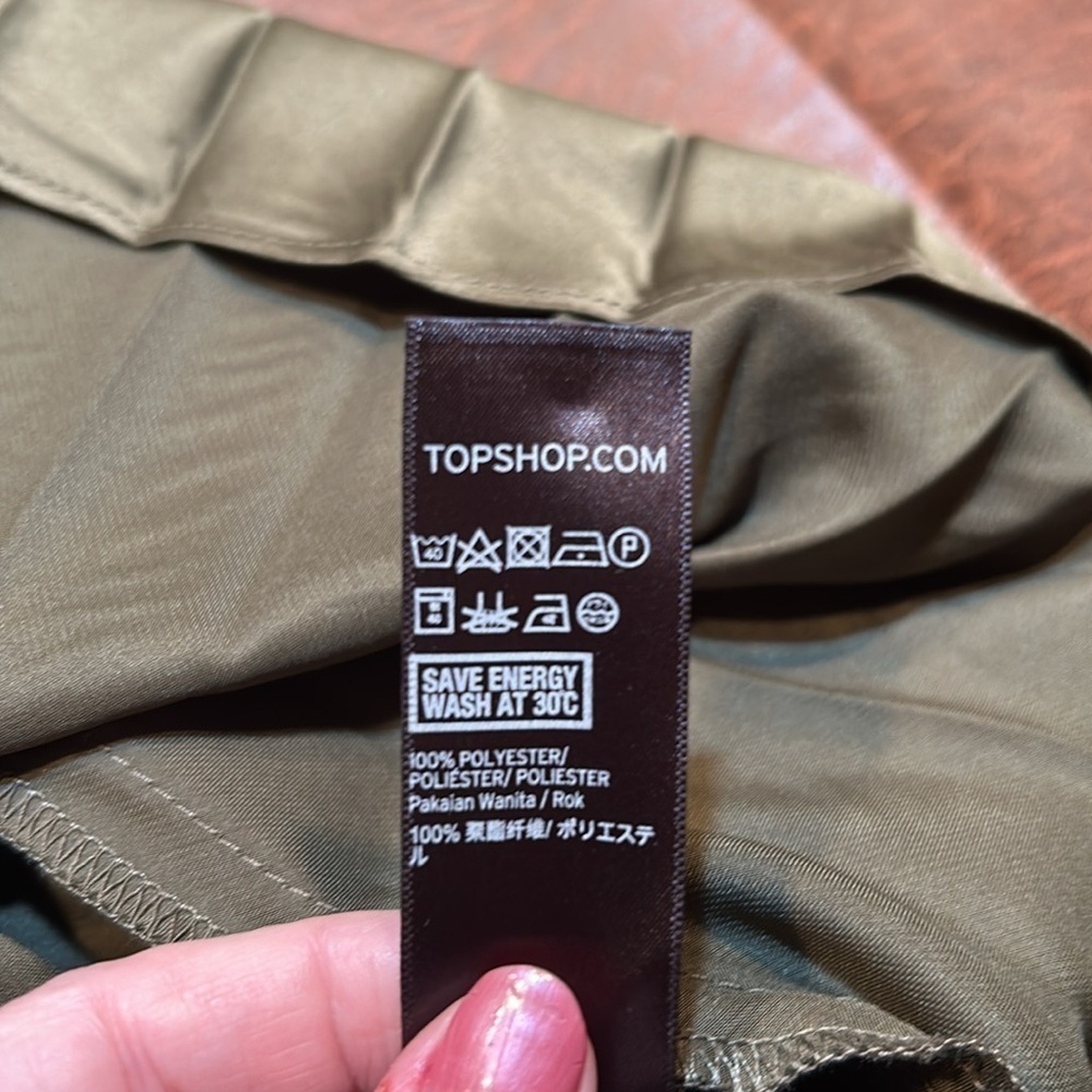 TOPSHOP PETITE Accordion Pleated Satin Olive Green Skirt, Size 0 - Picture 10 of 11